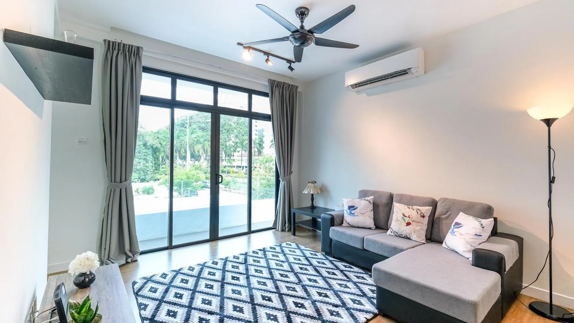 Solok Sungai Emas By Plush Batu Ferringhi Villa