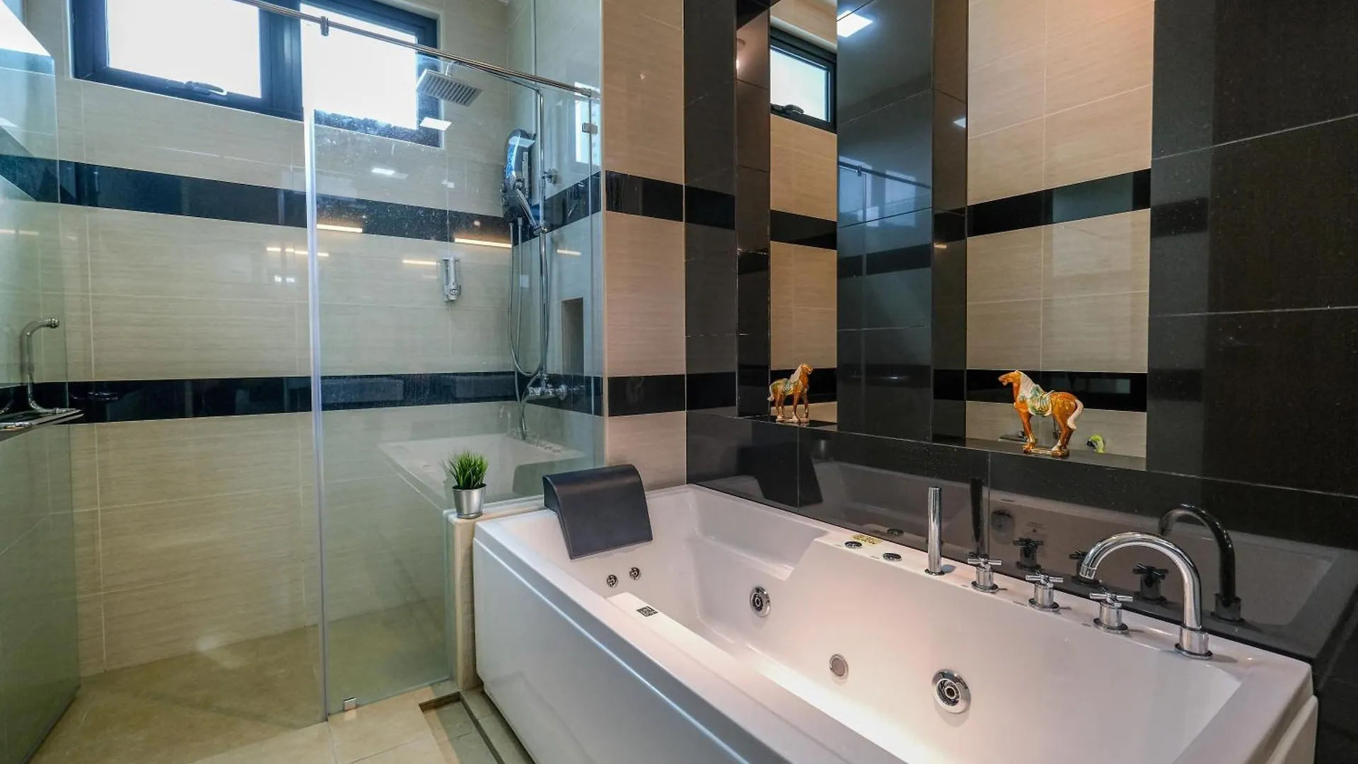 Solok Sungai Emas By Plush Batu Ferringhi Villa